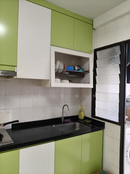 892A Woodlands Drive 50, 892A Woodlands Drive 50, 3 Bedrooms, 1,076 sqft, HDB Flat For Sale, by Alice Goh, 500189001 - Kitchen - PropertyGuru.com.sg