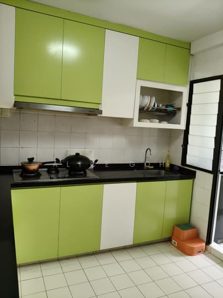 892A Woodlands Drive 50, 892A Woodlands Drive 50, 3 Bedrooms, 1,076 sqft, HDB Flat For Sale, by Alice Goh, 500189001 - Kitchen - PropertyGuru.com.sg