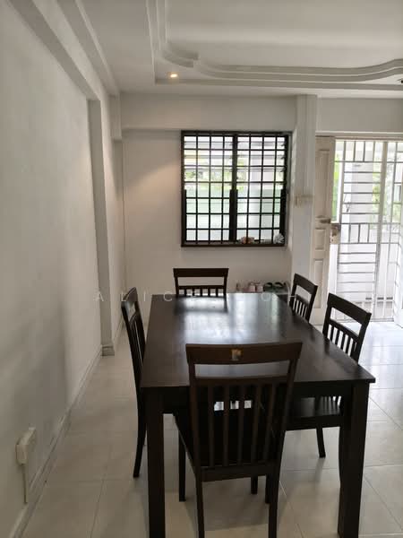 892A Woodlands Drive 50, 892A Woodlands Drive 50, 3 Bedrooms, 1,076 sqft, HDB Flat For Sale, by Alice Goh, 500189001 - Dining Room - PropertyGuru.com.sg