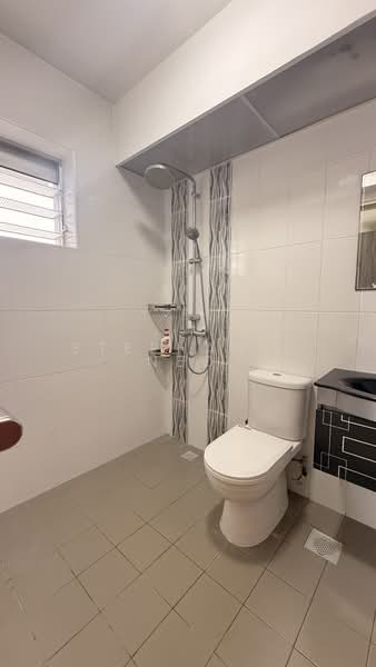 90B Telok Blangah Street 31, 90B Telok Blangah Street 31, 3 Bedrooms, 1,001 sqft, HDB Flat For Sale, by Stephanie Neo, 500189009 - Master Bath - PropertyGuru.com.sg