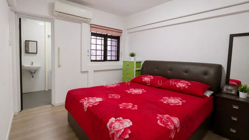309 Serangoon Avenue 2, 309 Serangoon Avenue 2, 3 Bedrooms, 979 sqft, HDB Flat For Sale, by Vernon Sun, 500189010 - Bedroom - PropertyGuru.com.sg