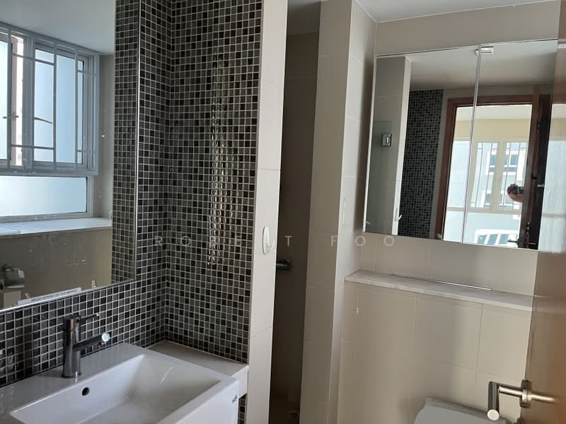 Mera Springs, 81 Carlisle Road, 2 Bedrooms, 1,066 sqft, Condominium For Sale, by Robert Foo, 500189025 - Bathroom - PropertyGuru.com.sg