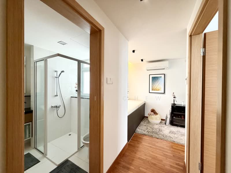 Savannah Condopark, 65 Simei Rise, 3 Bedrooms, 1,227 sqft, Condominium For Sale, by Kevin Chew, 500189034 - Common Bathroom - PropertyGuru.com.sg
