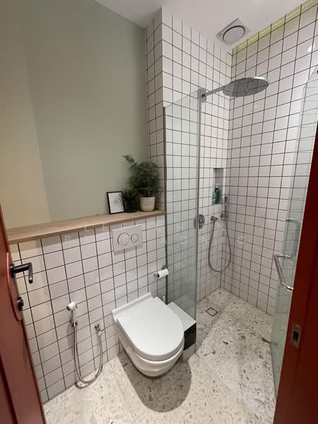 Kampong Glam Shophouse, North Bridge Road, Arab Street, Haji Lane, Beach Road, Bussorah Street, 2,700 sqft, Shop / Shophouse For Sale, by Lee Chun Peng Adnic, 500189039 - Bathroom - CommercialGuru.com.sg