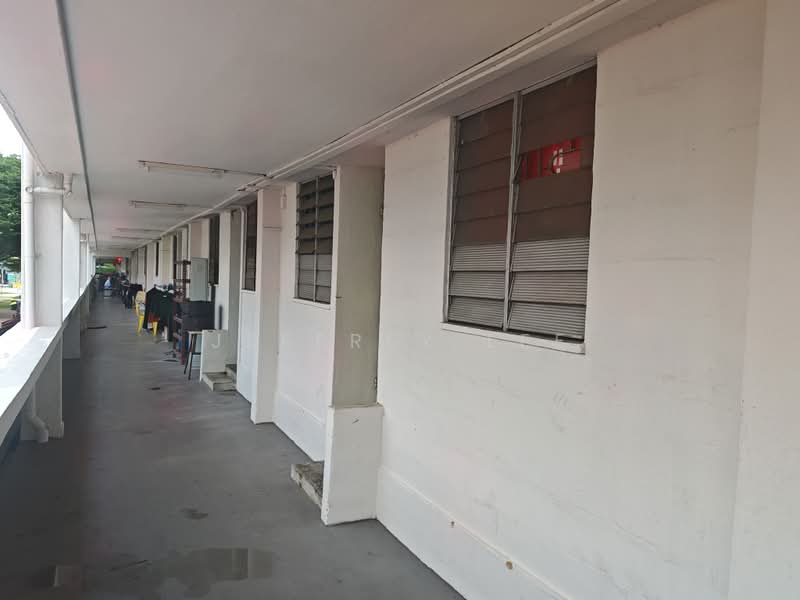 101 Yishun Avenue 5, 101 Yishun Avenue 5, 2 Bedrooms, 700 sqft, HDB Flat For Rent, by Jeffrey Lee, 500189042 - Corridor - PropertyGuru.com.sg