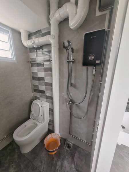 101 Yishun Avenue 5, 101 Yishun Avenue 5, 2 Bedrooms, 700 sqft, HDB Flat For Rent, by Jeffrey Lee, 500189042 - Bathroom - PropertyGuru.com.sg