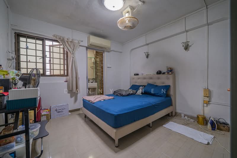 512 Hougang Avenue 10, 512 Hougang Avenue 10, 3 Bedrooms, 904 sqft, HDB Flat For Sale, by Danny Shen, 500189045 - Bedroom - PropertyGuru.com.sg