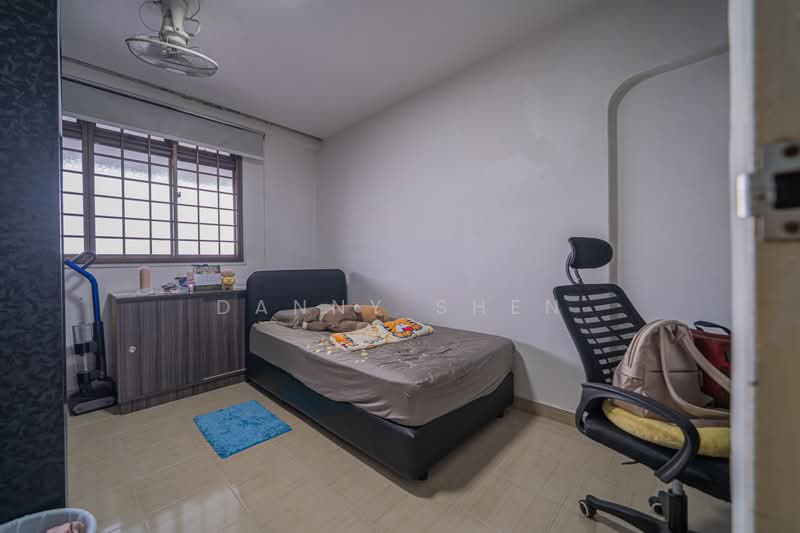 512 Hougang Avenue 10, 512 Hougang Avenue 10, 3 Bedrooms, 904 sqft, HDB Flat For Sale, by Danny Shen, 500189045 - Bedroom - PropertyGuru.com.sg
