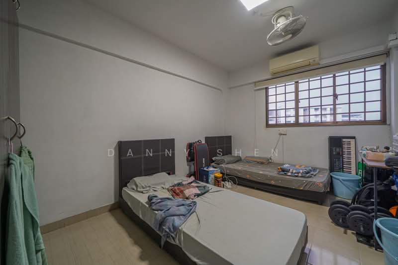 512 Hougang Avenue 10, 512 Hougang Avenue 10, 3 Bedrooms, 904 sqft, HDB Flat For Sale, by Danny Shen, 500189045 - Bedroom - PropertyGuru.com.sg