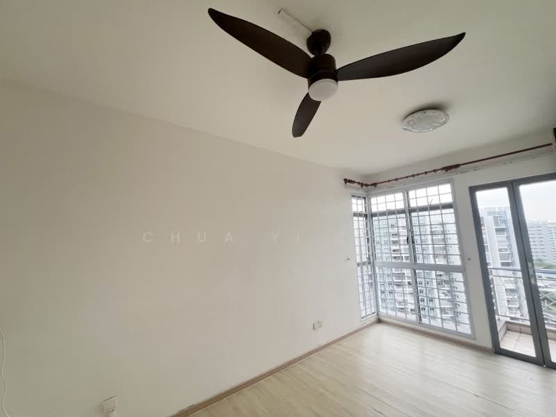 The Florida, 76 Hougang Avenue 7, 3 Bedrooms, 1,238 sqft, Condominium For Rent, by Chua Yi Zhe, 500189073 - Master room - PropertyGuru.com.sg