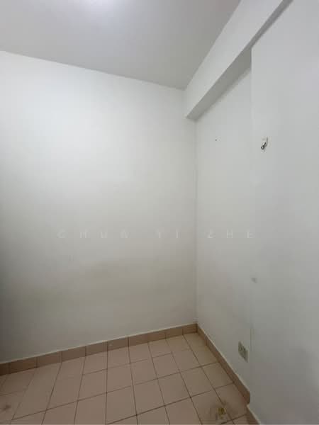 The Florida, 76 Hougang Avenue 7, 3 Bedrooms, 1,238 sqft, Condominium For Rent, by Chua Yi Zhe, 500189073 - Utility room - PropertyGuru.com.sg