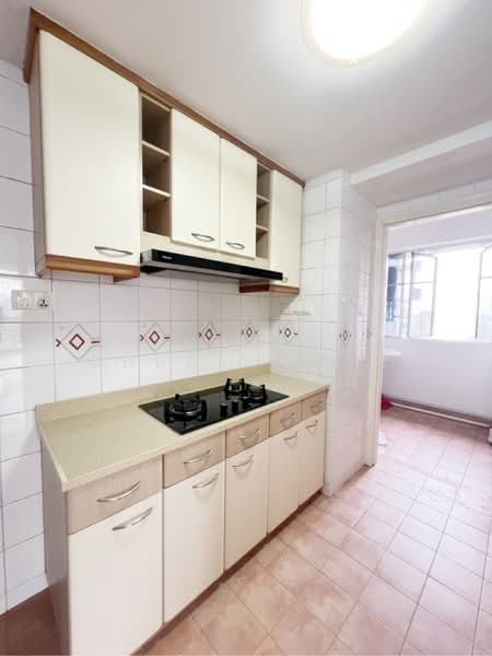 The Florida, 76 Hougang Avenue 7, 3 Bedrooms, 1,238 sqft, Condominium For Rent, by Chua Yi Zhe, 500189073 - Kitchen - PropertyGuru.com.sg