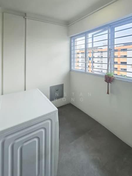 122 Ang Mo Kio Avenue 3, 122 Ang Mo Kio Avenue 3, 3 Bedrooms, 990 sqft, HDB Flat For Sale, by Wynstan Chong, 500189080 - Balcony - PropertyGuru.com.sg