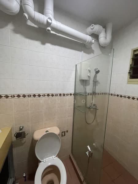 118 Edgefield Plains, 118 Edgefield Plains, 3 Bedrooms, 1,022 sqft, HDB Flat For Rent, by Ken Goh, 500189081 - Bathroom - PropertyGuru.com.sg