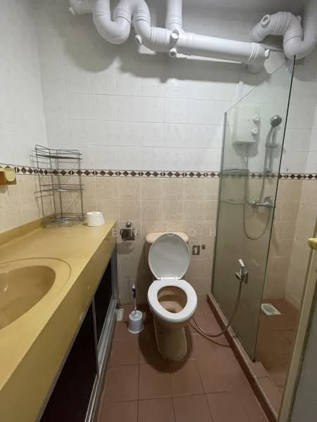 118 Edgefield Plains, 118 Edgefield Plains, 3 Bedrooms, 1,022 sqft, HDB Flat For Rent, by Ken Goh, 500189081 - Bathroom - PropertyGuru.com.sg