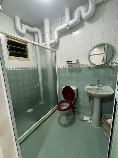 118 Edgefield Plains, 118 Edgefield Plains, 3 Bedrooms, 1,022 sqft, HDB Flat For Rent, by Ken Goh, 500189081 - Bathroom - PropertyGuru.com.sg