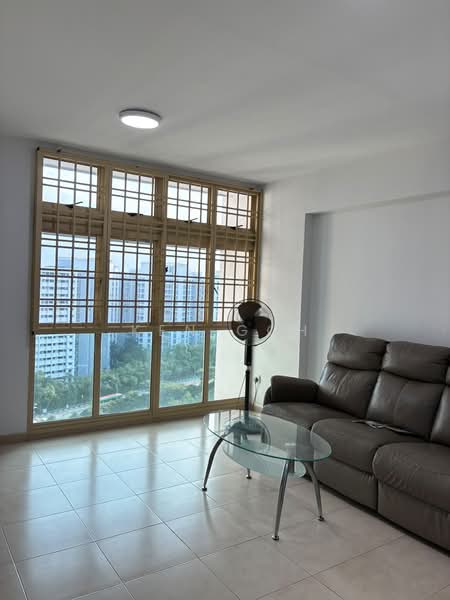 118 Edgefield Plains, 118 Edgefield Plains, 3 Bedrooms, 1,022 sqft, HDB Flat For Rent, by Ken Goh, 500189081 - Living Room - PropertyGuru.com.sg