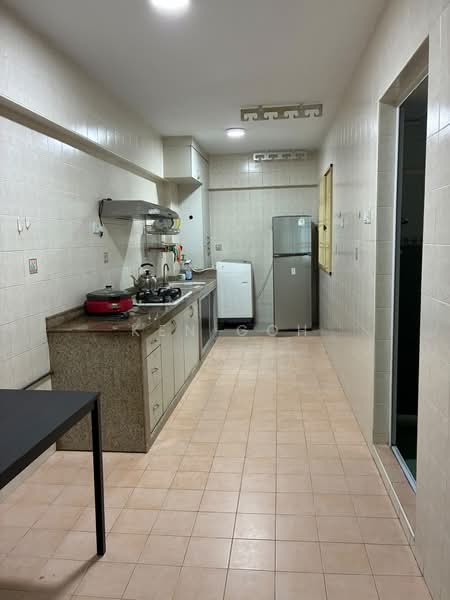 118 Edgefield Plains, 118 Edgefield Plains, 3 Bedrooms, 1,022 sqft, HDB Flat For Rent, by Ken Goh, 500189081 - Kitchen - PropertyGuru.com.sg