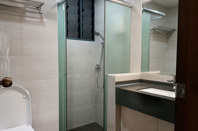 Carissa Park Condo, 4 Flora Drive, Room Rental, 250 sqft, Condominium For Rent, by Grace Neo, 500189087 - Bathroom - PropertyGuru.com.sg
