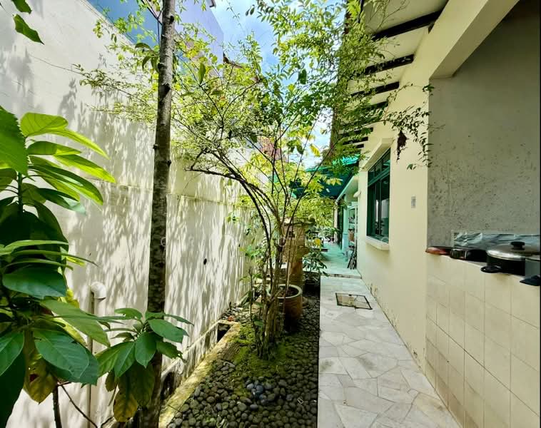 Watten Estate, Watten Rd Link-Bungalow, Shelford, Hillcrest, Watten Rd, 7 Bedrooms, 6,500 sqft, Detached House For Sale, by Doris Cheng, 500189101 - Exterior - PropertyGuru.com.sg