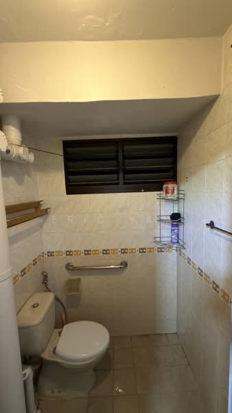 117 Bedok North Road, 117 Bedok North Road, 3 Bedrooms, 786 sqft, HDB Flat For Sale, by Eric Yam, 500189103 - Bathroom - PropertyGuru.com.sg