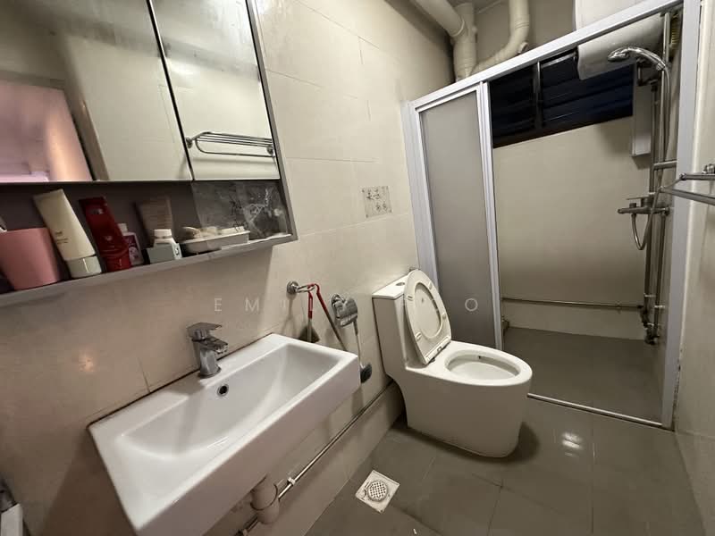 424 Serangoon Central, 424 Serangoon Central, Room Rental, 150 sqft, HDB Flat For Rent, by Emily Foo, 500189110 - Bathroom - PropertyGuru.com.sg