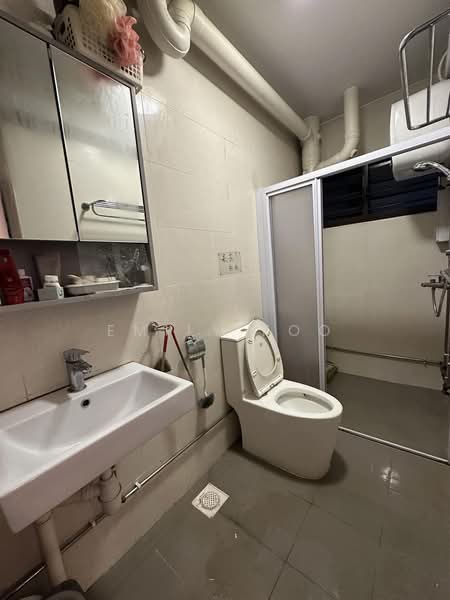 424 Serangoon Central, 424 Serangoon Central, Room Rental, 150 sqft, HDB Flat For Rent, by Emily Foo, 500189110 - Bathroom - PropertyGuru.com.sg