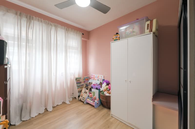 620A Tampines Street 61, 620A Tampines Street 61, 3 Bedrooms, 1,001 sqft, HDB Flat For Sale, by Lewis Chua, 500189115 - Bedroom - PropertyGuru.com.sg