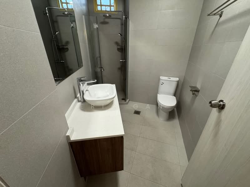 Orange Regency, 101 Fernhill Road, 4 Bedrooms, 1,776 sqft, Condominium For Rent, by Eric Gan, 500189123 - Bathroom - PropertyGuru.com.sg