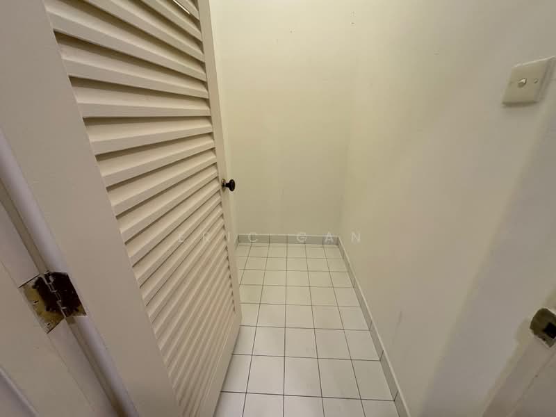 Orange Regency, 101 Fernhill Road, 4 Bedrooms, 1,776 sqft, Condominium For Rent, by Eric Gan, 500189123 - Utility Room - PropertyGuru.com.sg
