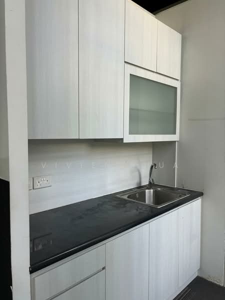 Novelty BizCentre, 18 Howard Road, 1,389 sqft, Light Industrial (B1) For Rent, by Vivien Phua, 500189134 - Kitchen - CommercialGuru.com.sg