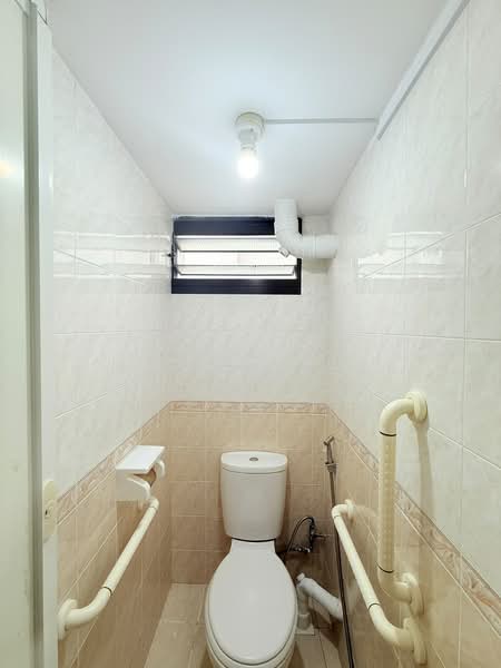 20 Telok Blangah Crescent, 20 Telok Blangah Crescent, 2 Bedrooms, 700 sqft, HDB Flat For Sale, by James Yeo, 500189139 - Bathroom - PropertyGuru.com.sg