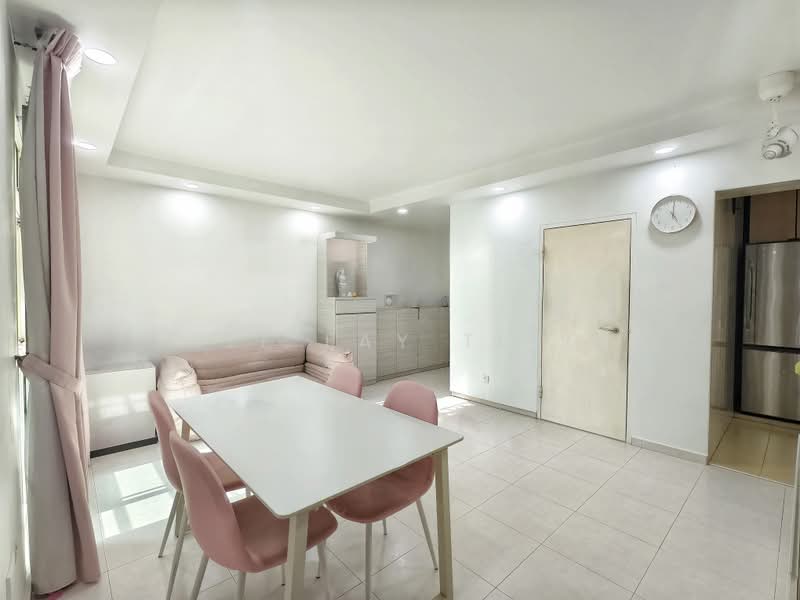 201D Punggol Field, 201D Punggol Field, 3 Bedrooms, 969 sqft, HDB Flat For Sale, by Lee Lay Ting, 500189140 - Living Room - PropertyGuru.com.sg