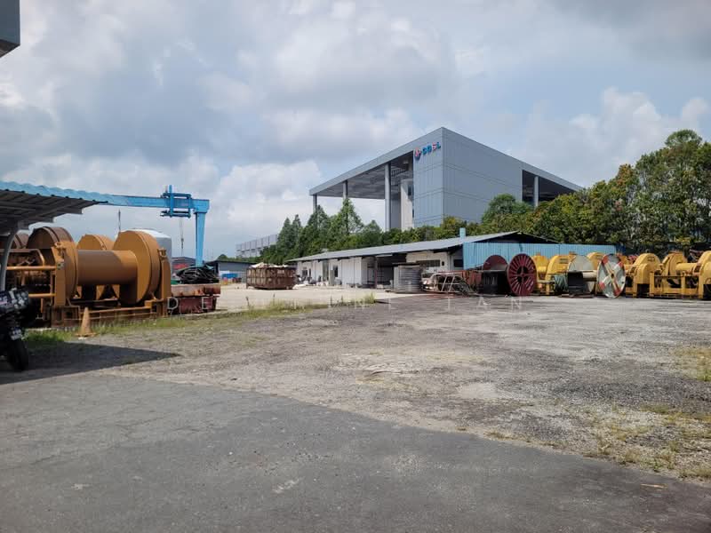 Liang Huat Industrial Complex, 51 Benoi Road, Boon Lay / Jurong / Tuas, 25,000 sqft, Factory / Workshop (B2) For Rent, by Delphine Tan, 500189147 - Exterior - CommercialGuru.com.sg