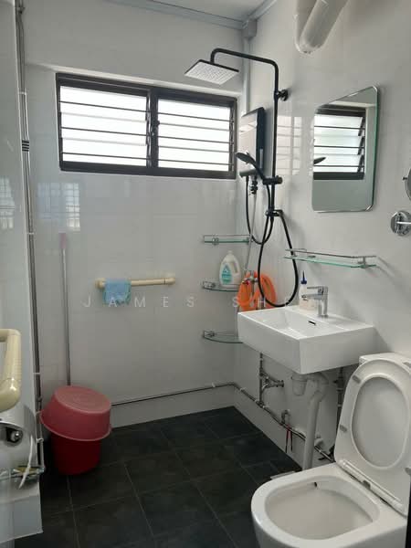 836 Yishun Street 81, 836 Yishun Street 81, Room Rental, 200 sqft, HDB Flat For Rent, by James Shea, 500189159 - Bathroom - PropertyGuru.com.sg