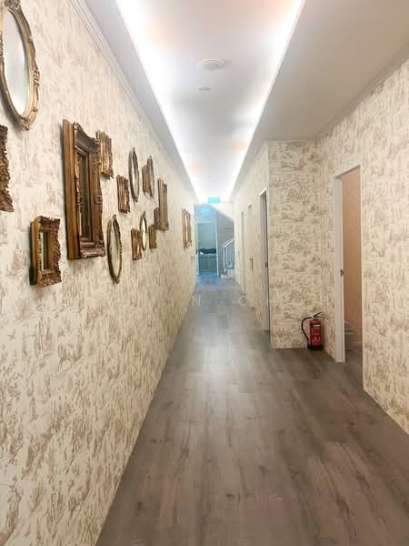 Malacca Centre, 20 Malacca Street, 1,830 sqft, Office For Rent, by Calvin Choh, 500189164 - Corridor - CommercialGuru.com.sg