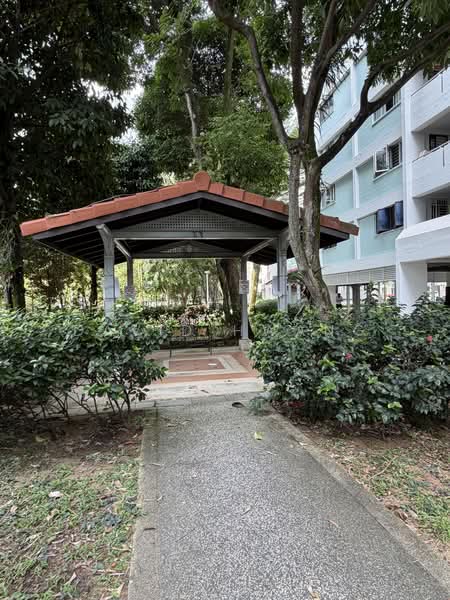 585 Ang Mo Kio Avenue 3, 585 Ang Mo Kio Avenue 3, 2 Bedrooms, 721 sqft, HDB Flat For Rent, by David Hwang, 500189168 - Exterior - PropertyGuru.com.sg