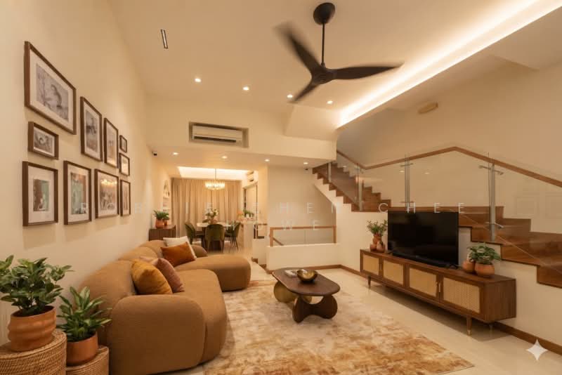 Cluster House in Sunrise Terrace, Sunrise Terrace, 5 Bedrooms, 3,165 sqft, Cluster House For Sale, by Robbie Chen Chee Howe, 500189184 - Living Room - PropertyGuru.com.sg