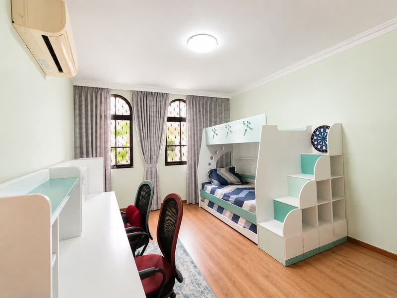 2-Storey Corner Semi-D with Detached Potential, Jln Sayang | Jln Selamat | Jln Senang | Jln Lapang | Jln Krian, 6 Bedrooms, 2,800 sqft, Semi-Detached House For Sale, by Ashley Lee, 500189188 - 2nd Floor Bedroom 1 - PropertyGuru.com.sg
