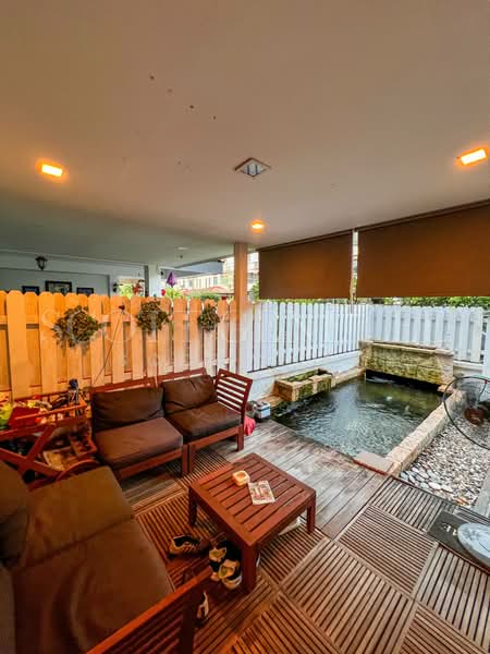 The Springside, Springside Walk, Room Rental, 200 sqft, Terraced House For Rent, by Scott Lee, 500189196 - Garden - PropertyGuru.com.sg