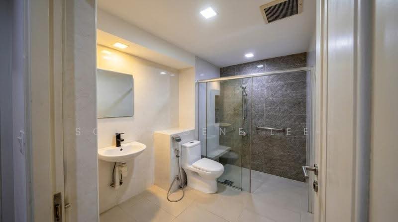 The Springside, Springside Walk, Mandai / Upper Thomson, Room Rental, 200 sqft, Terraced House For Rent, by Scott Gene Lee, 500189196 - Ensuite Bathroom - PropertyGuru.com.sg