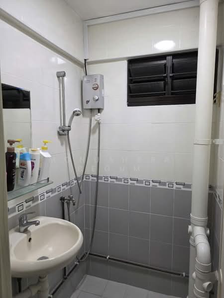 237 Yishun Ring Road, 237 Yishun Ring Road, Room Rental, 100 sqft, HDB Flat For Rent, by Monuahara Begum, 500189201 - Bathroom - PropertyGuru.com.sg