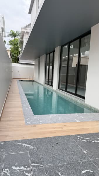 Serangoon garden / 4 Brockhampton Drive, Serangoon Garden, 7 Bedrooms, 7,460 sqft, Semi-Detached House For Sale, by Steven Wen, 500189202 - Exterior - PropertyGuru.com.sg