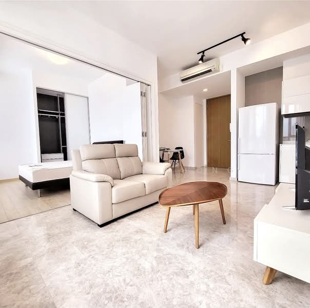 Skyline Residences, 612 Telok Blangah Road, 1 Bedroom, 484 sqft, Condominium For Rent, by Joanne Chong, 500189211 - Living Room with foldable bedroom door - PropertyGuru.com.sg