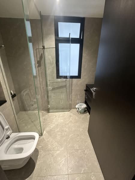 Park Colonial, 10 Woodleigh Lane, 3 Bedrooms, 980 sqft, Condominium For Rent, by Michelle Duan, 500189215 - Bathroom - PropertyGuru.com.sg