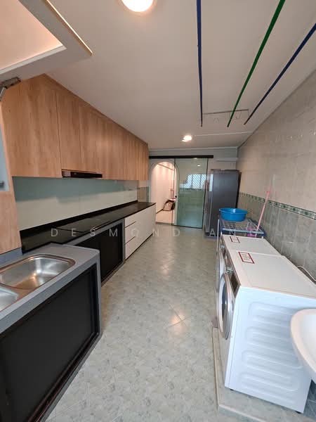 621 Ang Mo Kio Avenue 9, 621 Ang Mo Kio Avenue 9, 2 Bedrooms, 731 sqft, HDB Flat For Rent, by Desmond Ang, 500189216 - Kitchen - PropertyGuru.com.sg