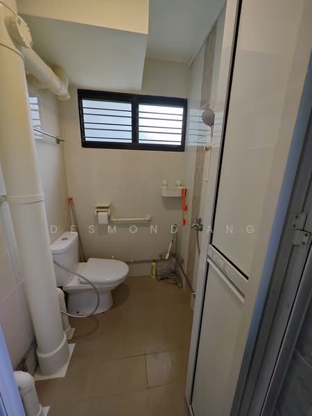 621 Ang Mo Kio Avenue 9, 621 Ang Mo Kio Avenue 9, 2 Bedrooms, 731 sqft, HDB Flat For Rent, by Desmond Ang, 500189216 - Bathroom - PropertyGuru.com.sg