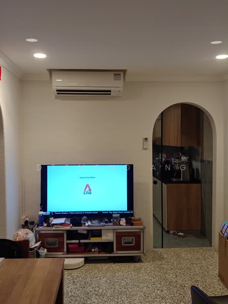 621 Ang Mo Kio Avenue 9, 621 Ang Mo Kio Avenue 9, 2 Bedrooms, 731 sqft, HDB Flat For Rent, by Desmond Ang, 500189216 - Living Room - PropertyGuru.com.sg