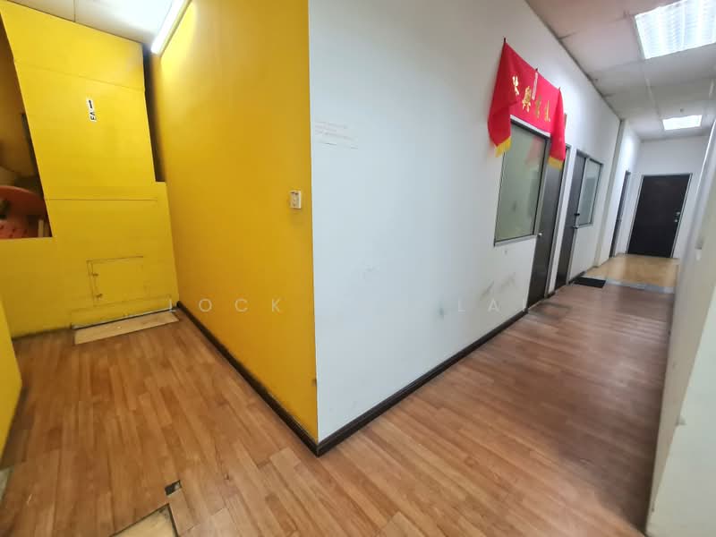 Paya Ubi Industrial Park, 53 Ubi Avenue 1, 6,064 sqft, Light Industrial (B1) For Sale, by Lock Sau Lai, 500189223 - Corridor - CommercialGuru.com.sg