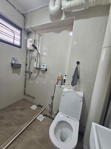 435 Hougang Avenue 8, 435 Hougang Avenue 8, 3 Bedrooms, 1,130 sqft, HDB Flat For Rent, by Samson ., 500189229 - Bathroom - PropertyGuru.com.sg